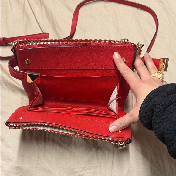 Michael Kors Scarlet Crossbody Bag with Gold Chain - Picture 2 of 6